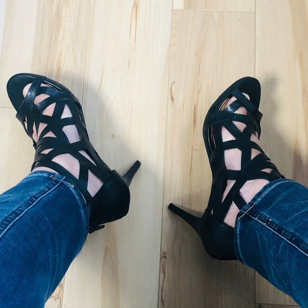 Pretty Sandals - Picture 6 of 11